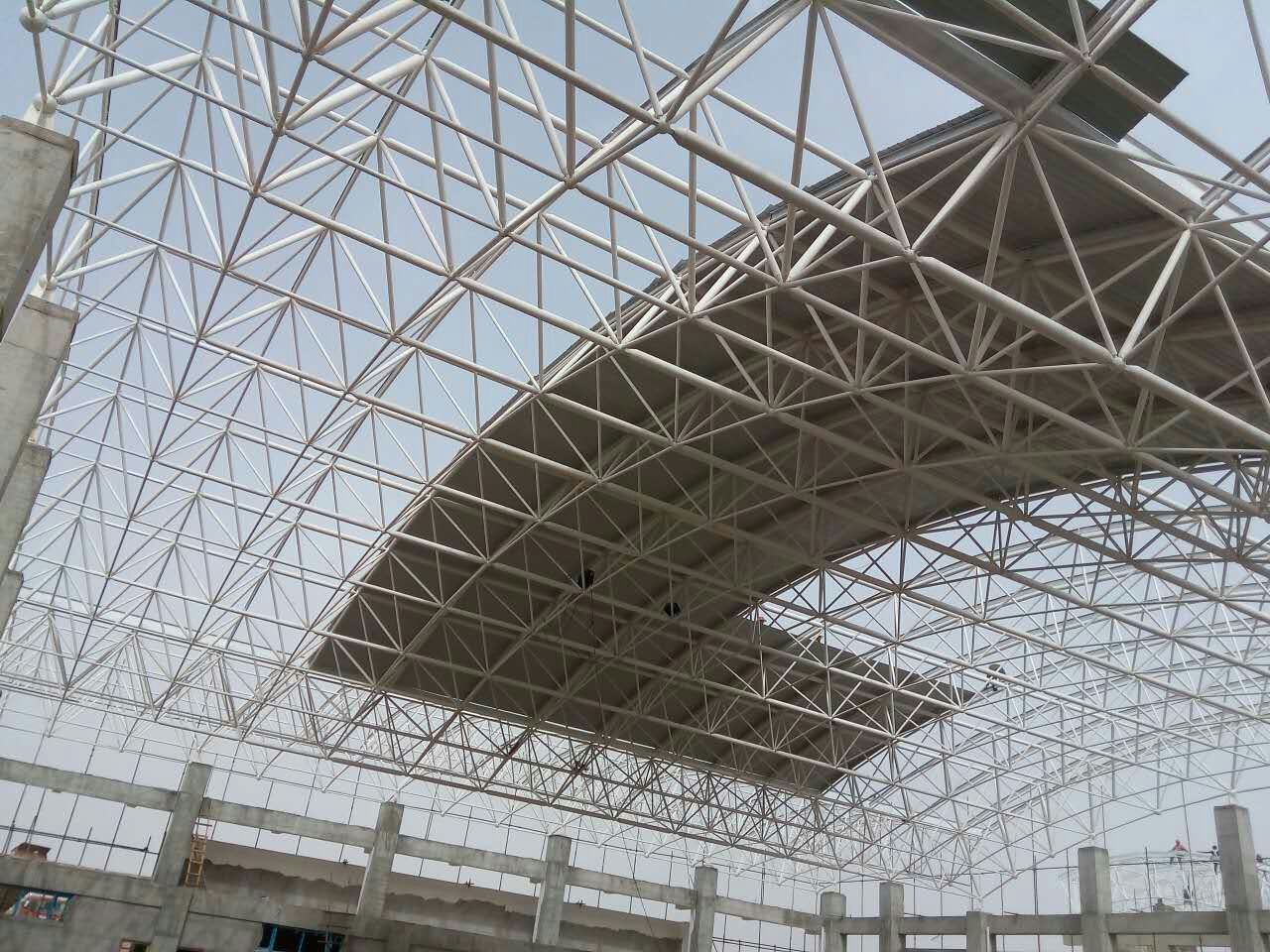 大理青岛一汽网架
